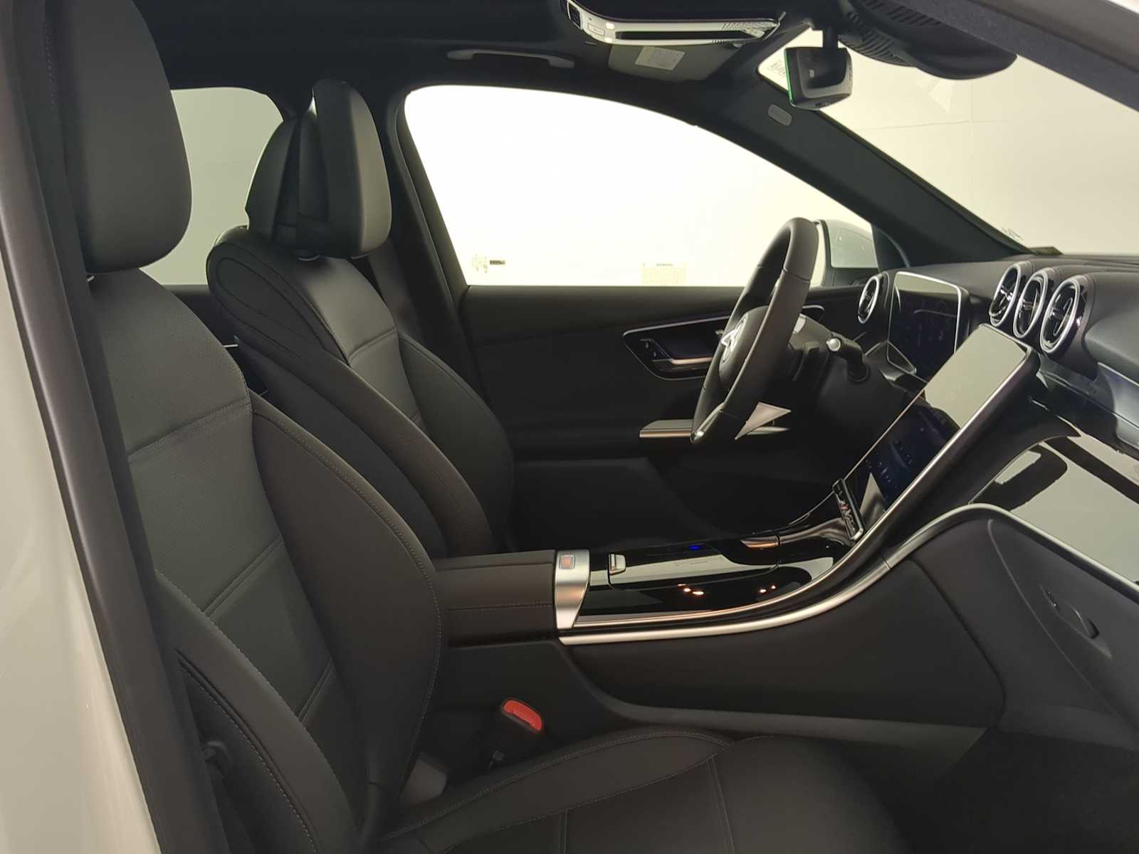 Thumbnail: 2026 Mercedes-Benz GLC - 23