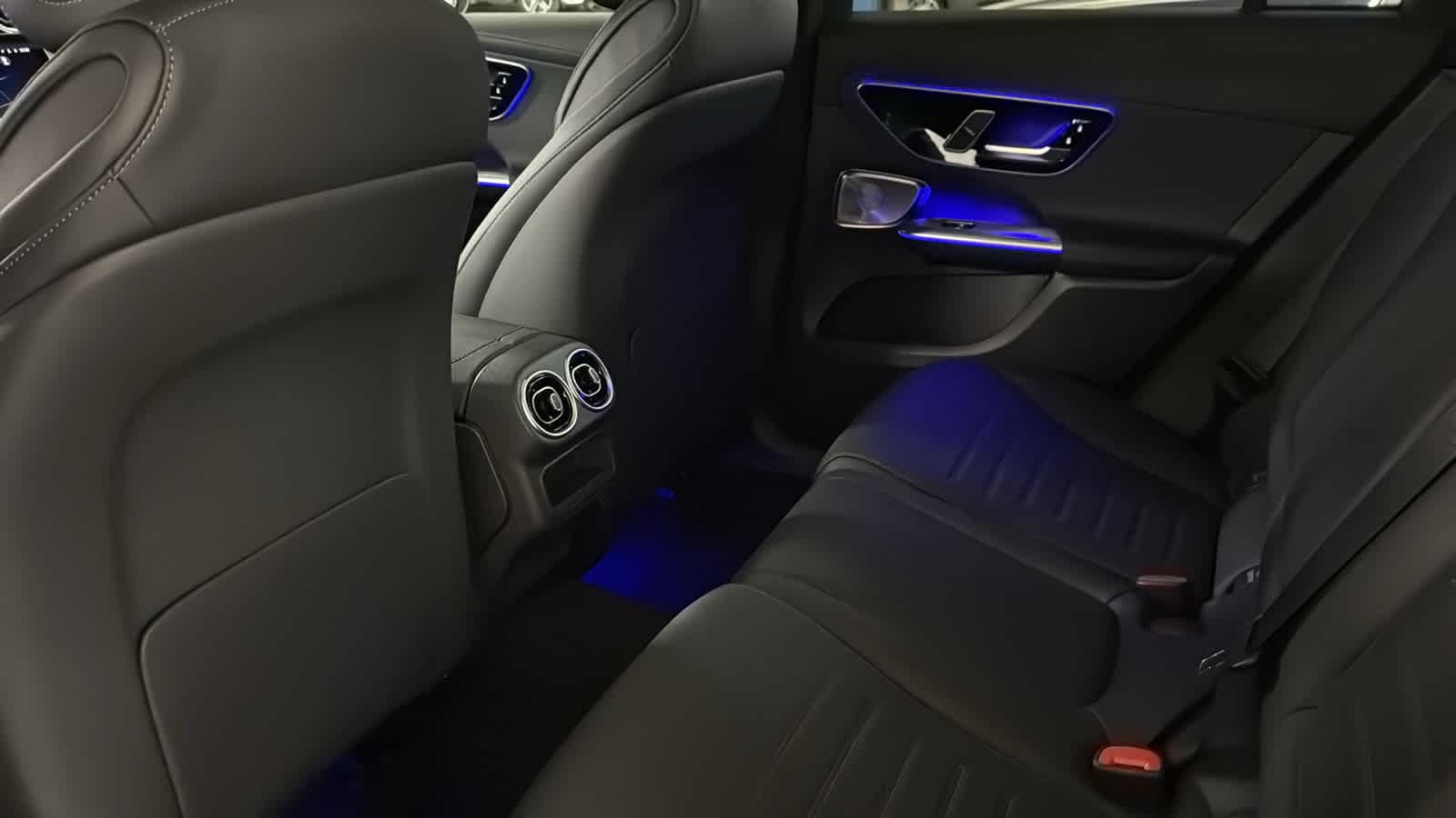 Thumbnail: 2026 Mercedes-Benz GLC - 30