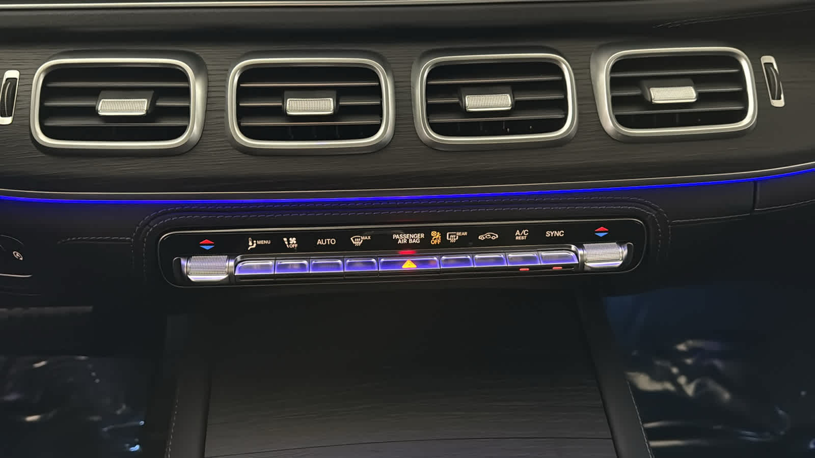 Thumbnail: 2026 Mercedes-Benz GLE - 24