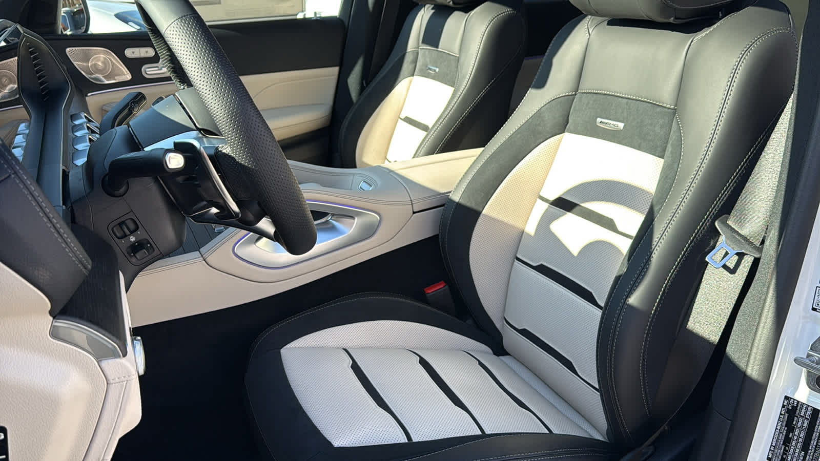 Thumbnail: 2026 Mercedes-Benz GLE - 27