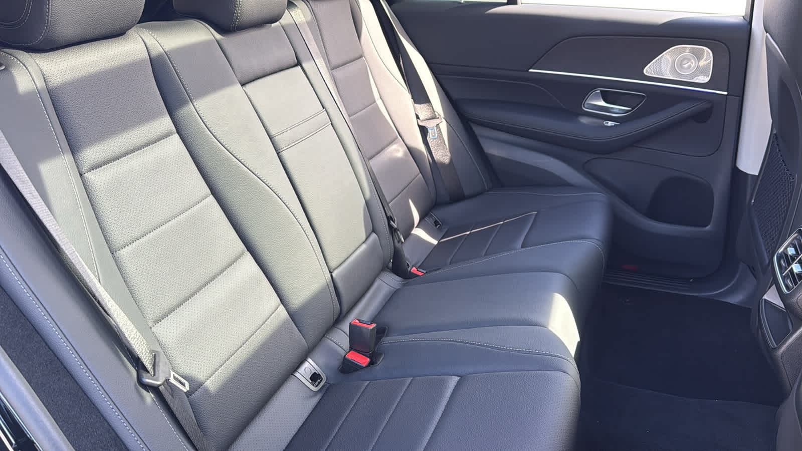 Thumbnail: 2026 Mercedes-Benz GLE - 36