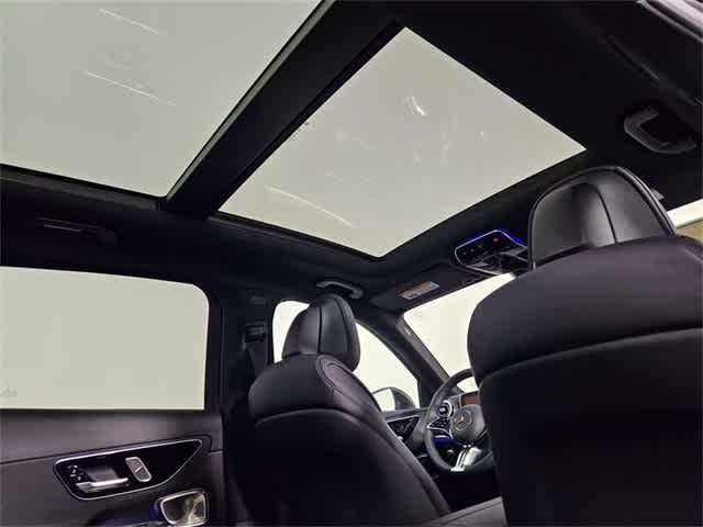 Thumbnail: 2025 Mercedes-Benz GLC - 22