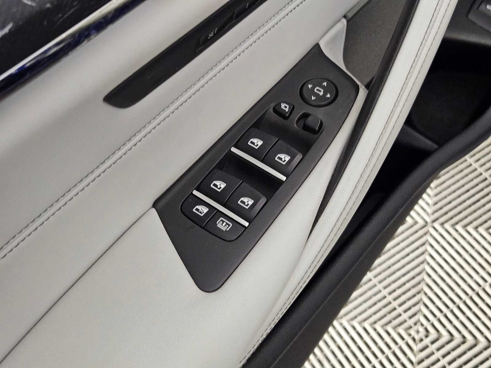 Thumbnail: 2021 BMW M5 - 17