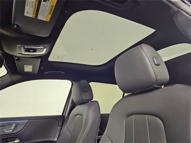 Thumbnail: 2025 Mercedes-Benz GLB - 37