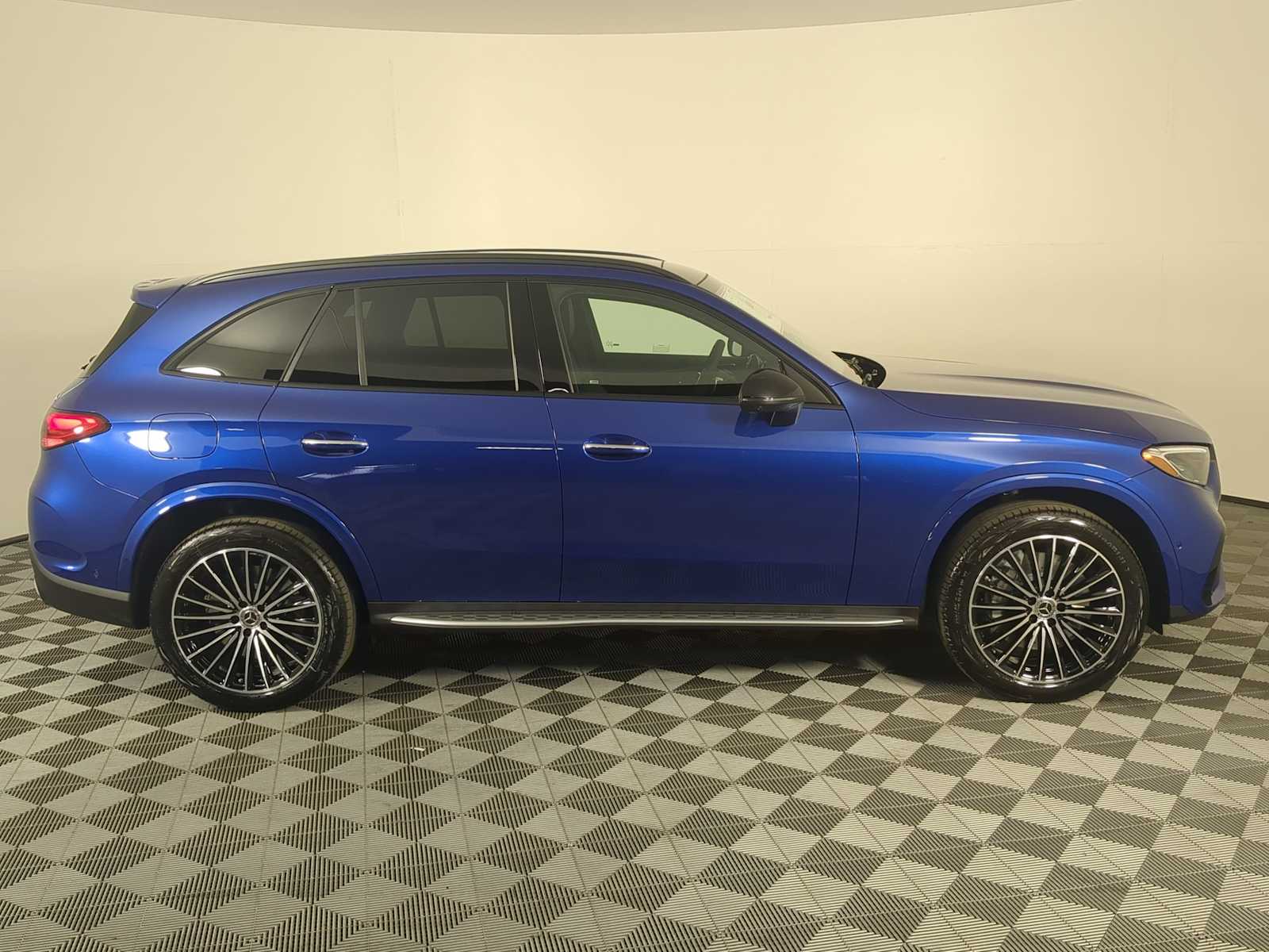 Thumbnail: 2026 Mercedes-Benz GLC - 6