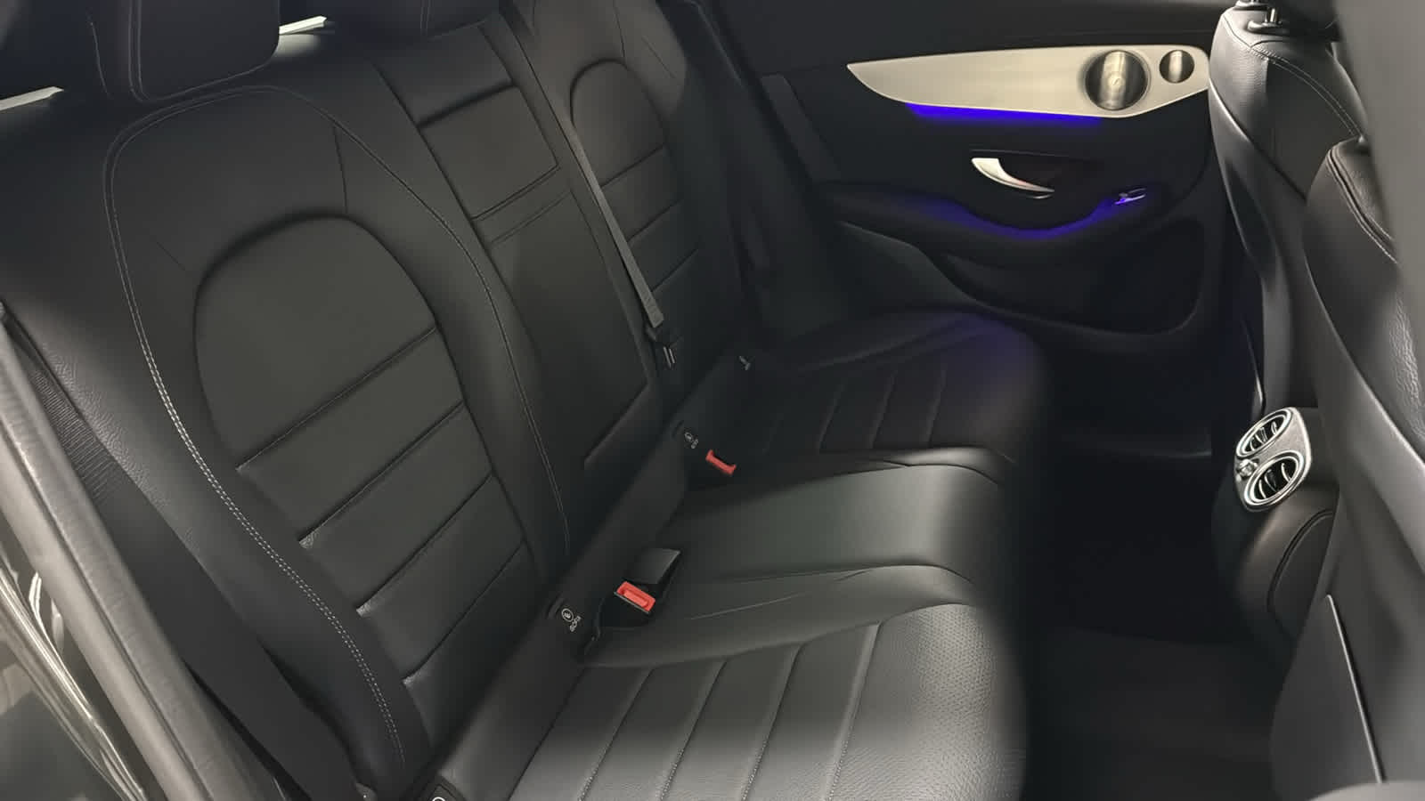 Thumbnail: 2023 Mercedes-Benz GLC - 35