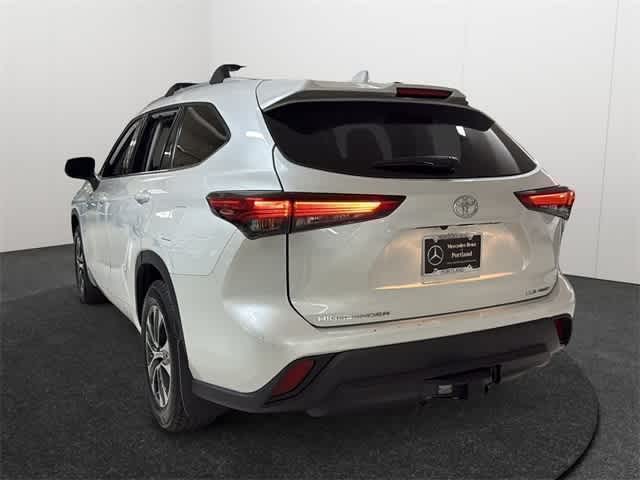 Thumbnail: 2022 Toyota Highlander - 5