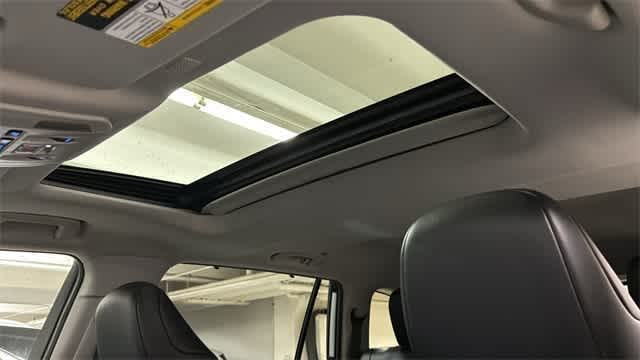 Thumbnail: 2022 Toyota Highlander - 25