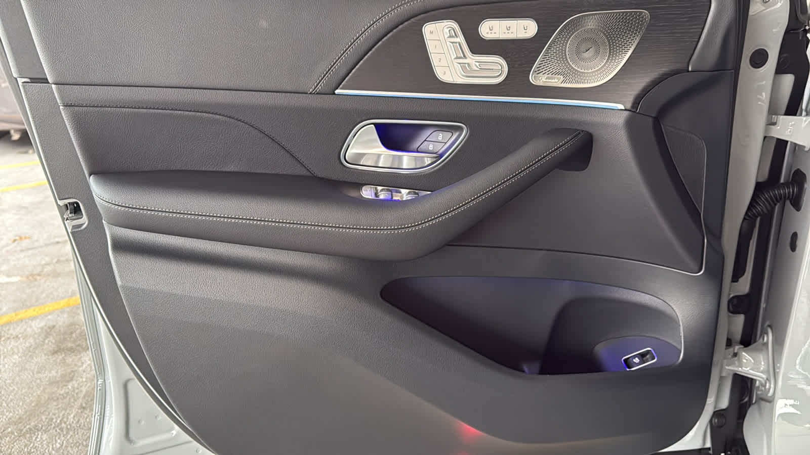 Thumbnail: 2026 Mercedes-Benz GLE - 15