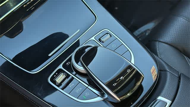 Thumbnail: 2017 Mercedes-Benz E-Class - 23