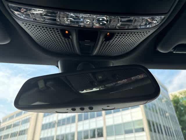 Thumbnail: 2015 Mercedes-Benz C-Class - 25