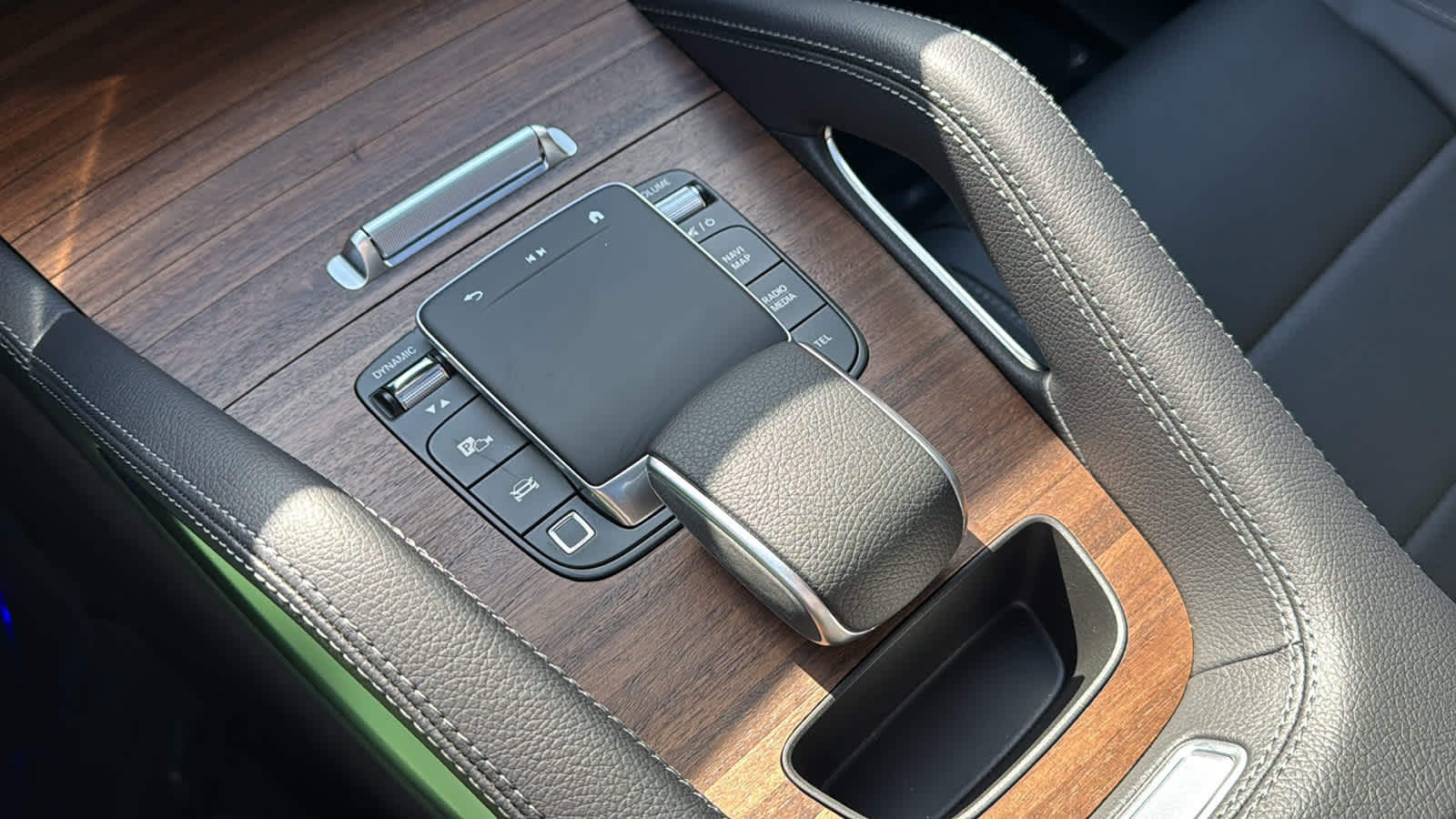 Thumbnail: 2026 Mercedes-Benz GLE - 25