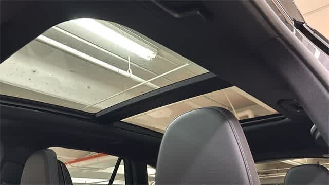 Thumbnail: 2025 Mercedes-Benz GLC - 25