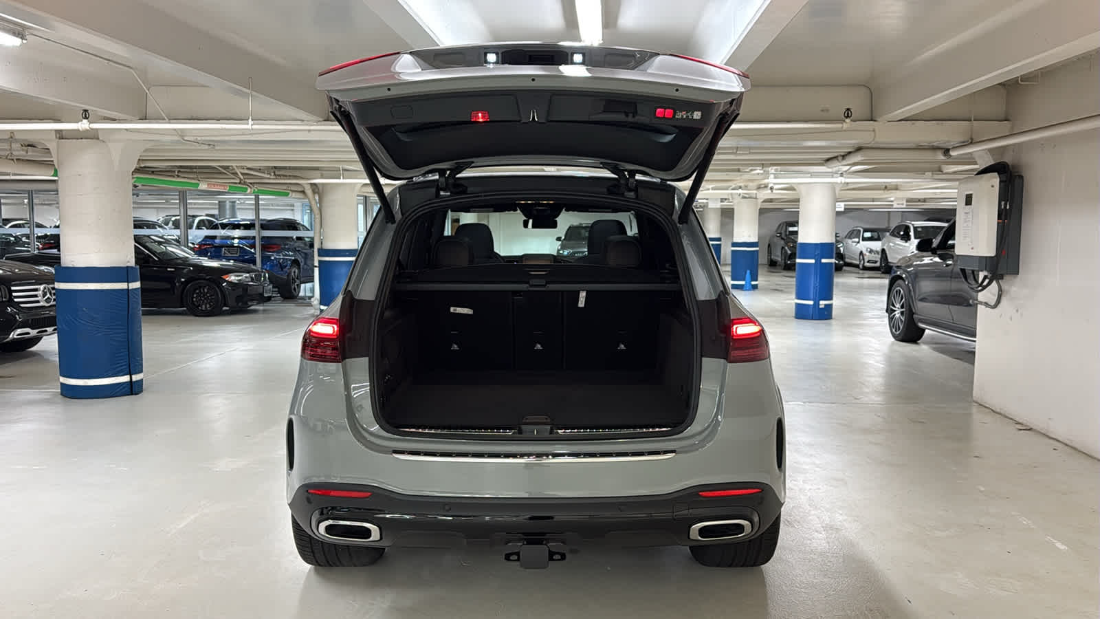 Thumbnail: 2026 Mercedes-Benz GLE - 8