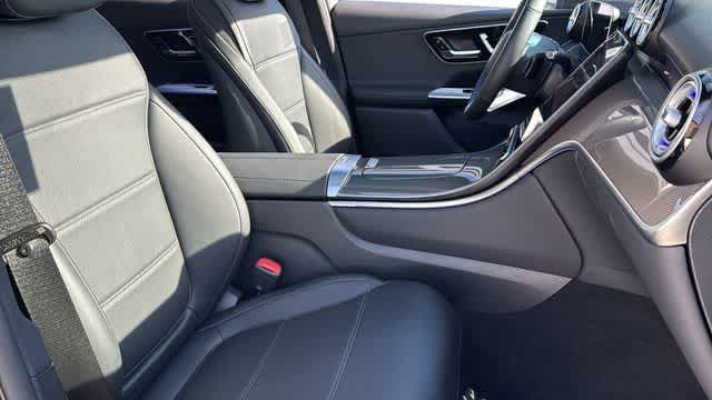 Thumbnail: 2025 Mercedes-Benz GLC - 34