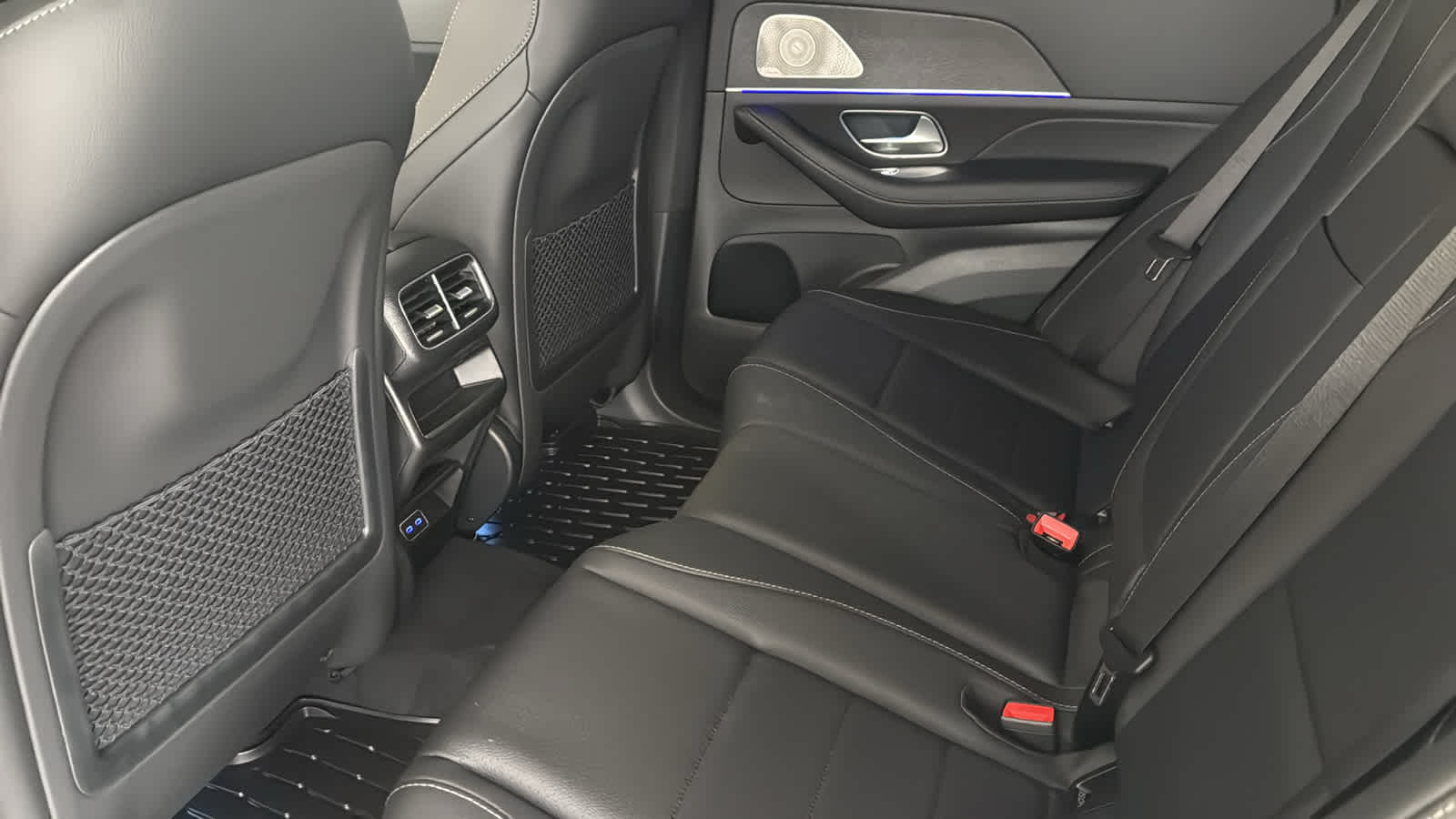 Thumbnail: 2026 Mercedes-Benz GLE - 31