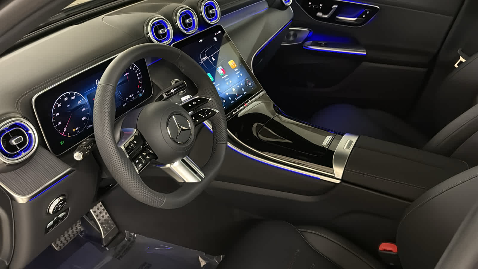 Thumbnail: 2026 Mercedes-Benz GLC - 29