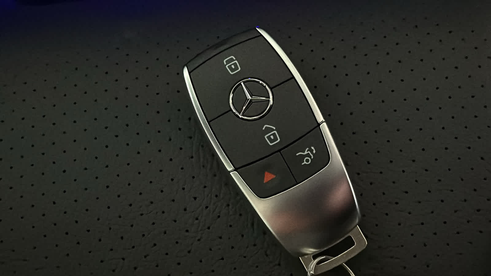 Thumbnail: 2026 Mercedes-Benz GLE - 38