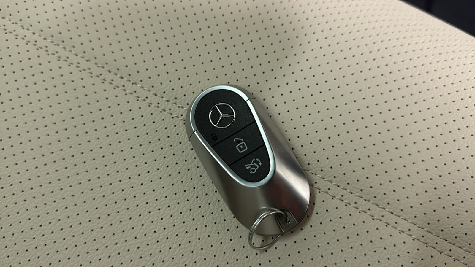 Thumbnail: 2026 Mercedes-Benz GLC - 36