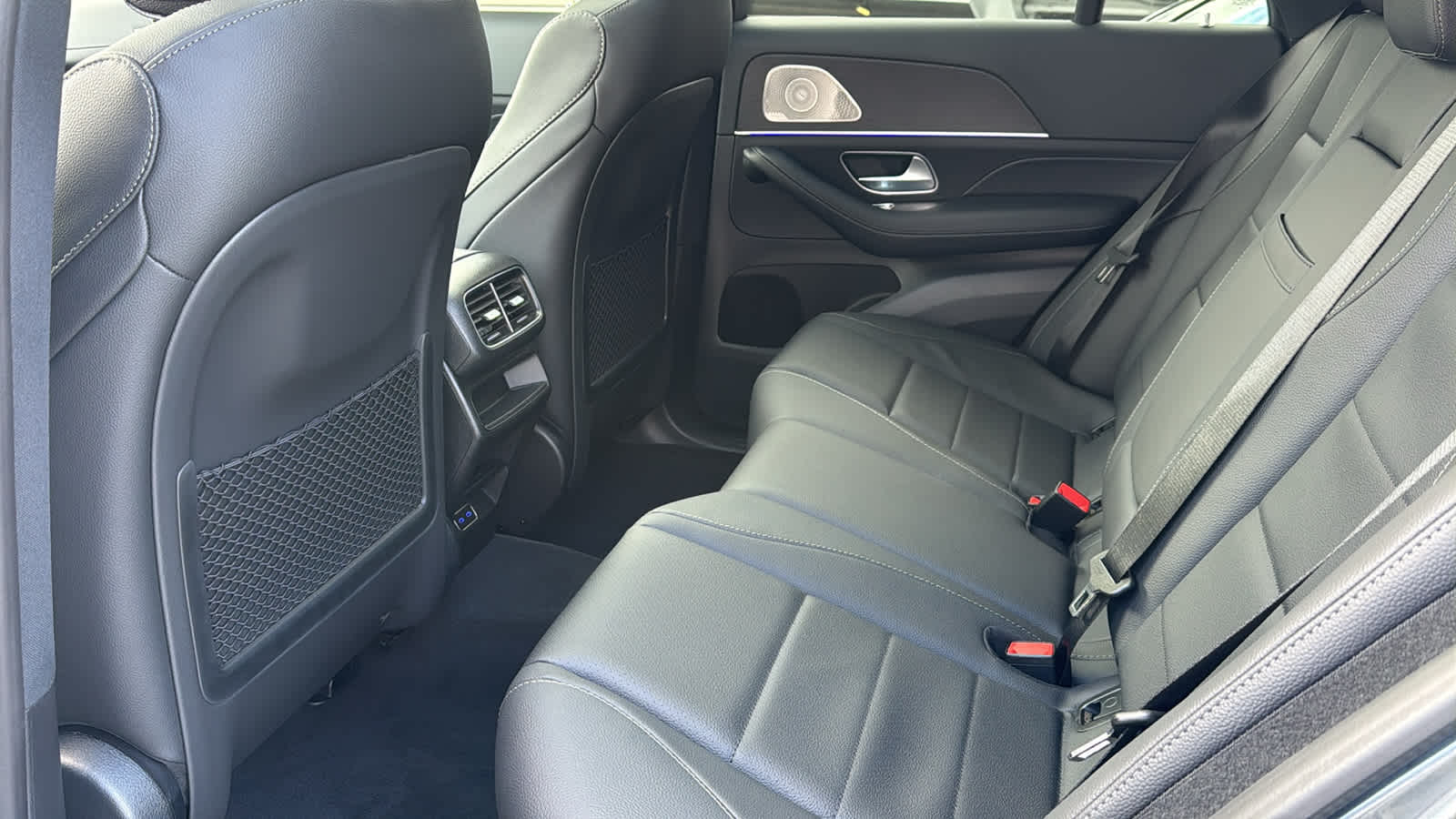 Thumbnail: 2026 Mercedes-Benz GLE - 32