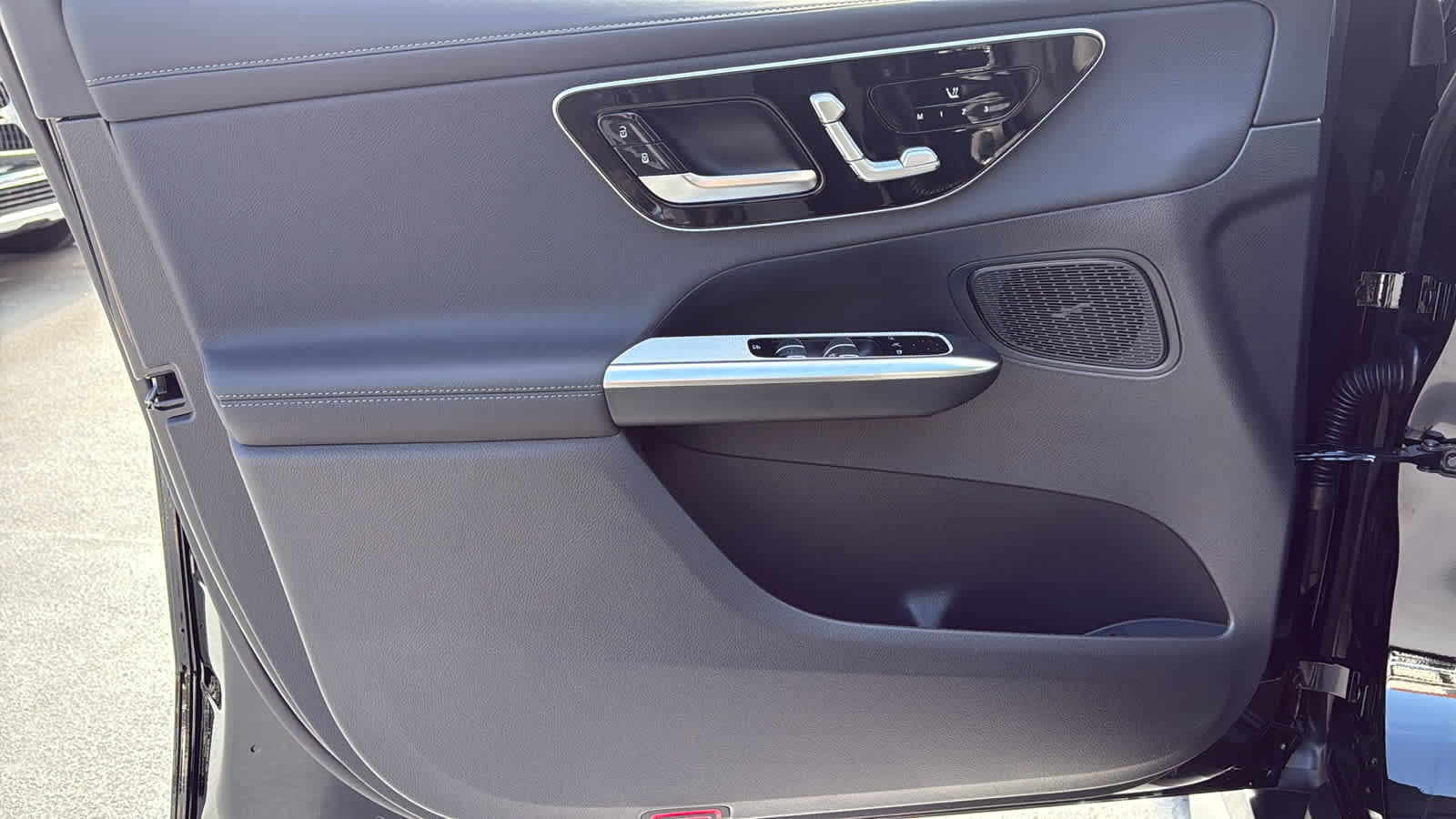 Thumbnail: 2026 Mercedes-Benz GLC - 16