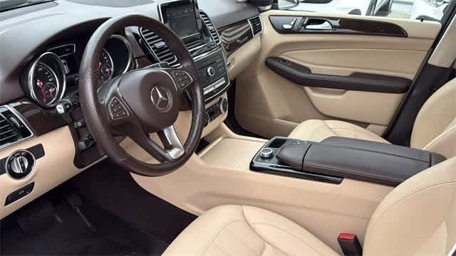 Thumbnail: 2017 Mercedes-Benz GLE - 25