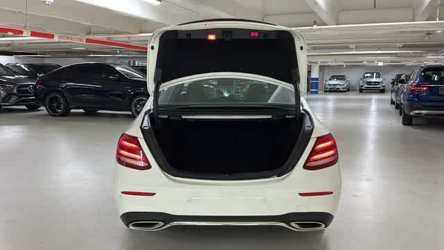 Thumbnail: 2018 Mercedes-Benz E-Class - 8