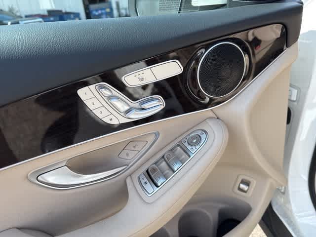 Thumbnail: 2020 Mercedes-Benz GLC - 10