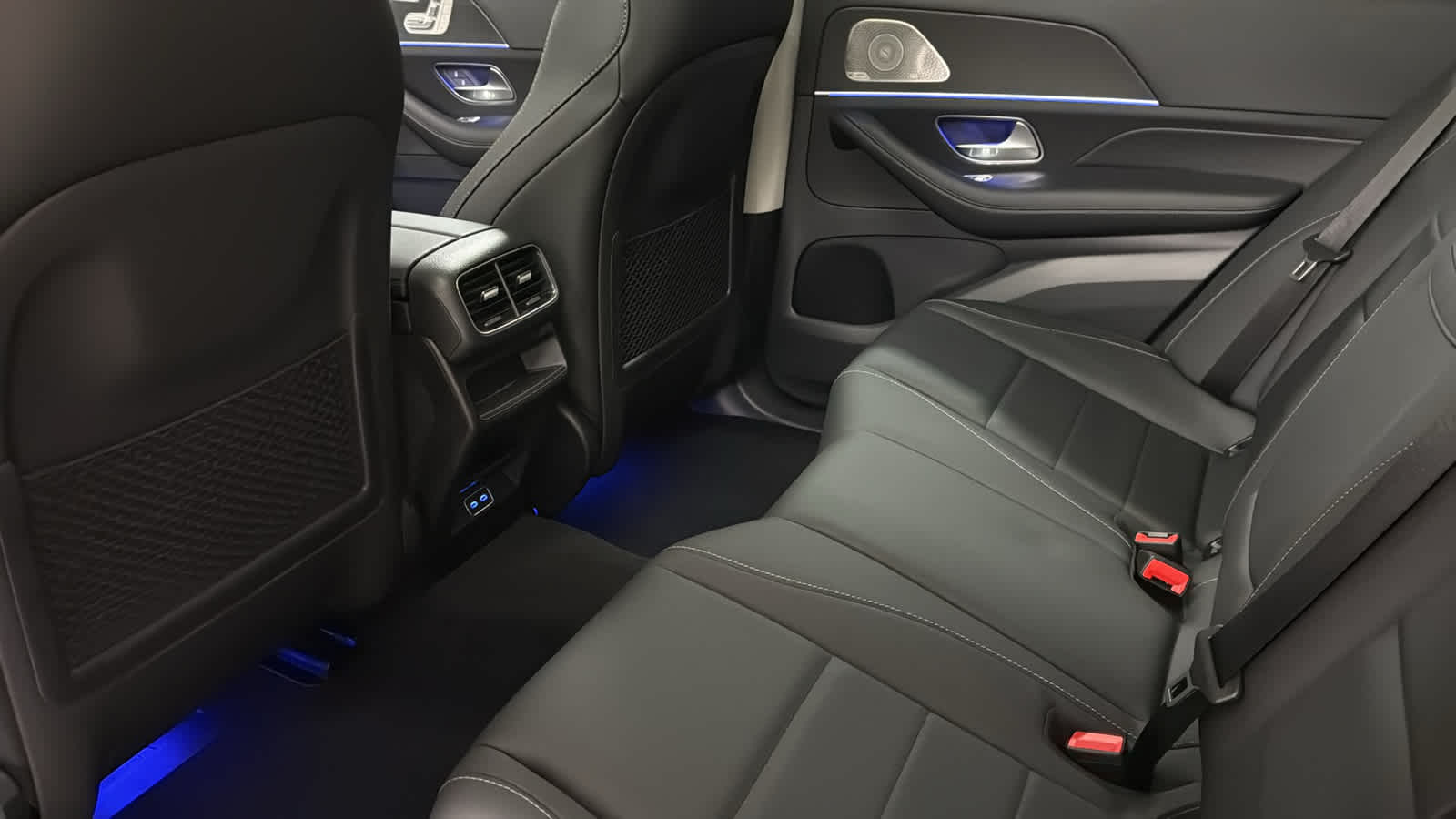 Thumbnail: 2026 Mercedes-Benz GLE - 30