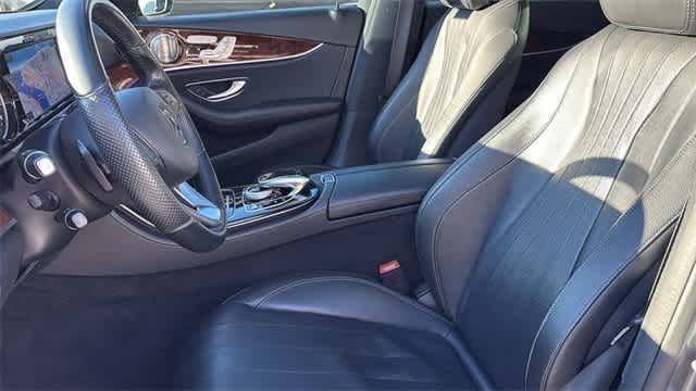 Thumbnail: 2017 Mercedes-Benz E-Class - 27