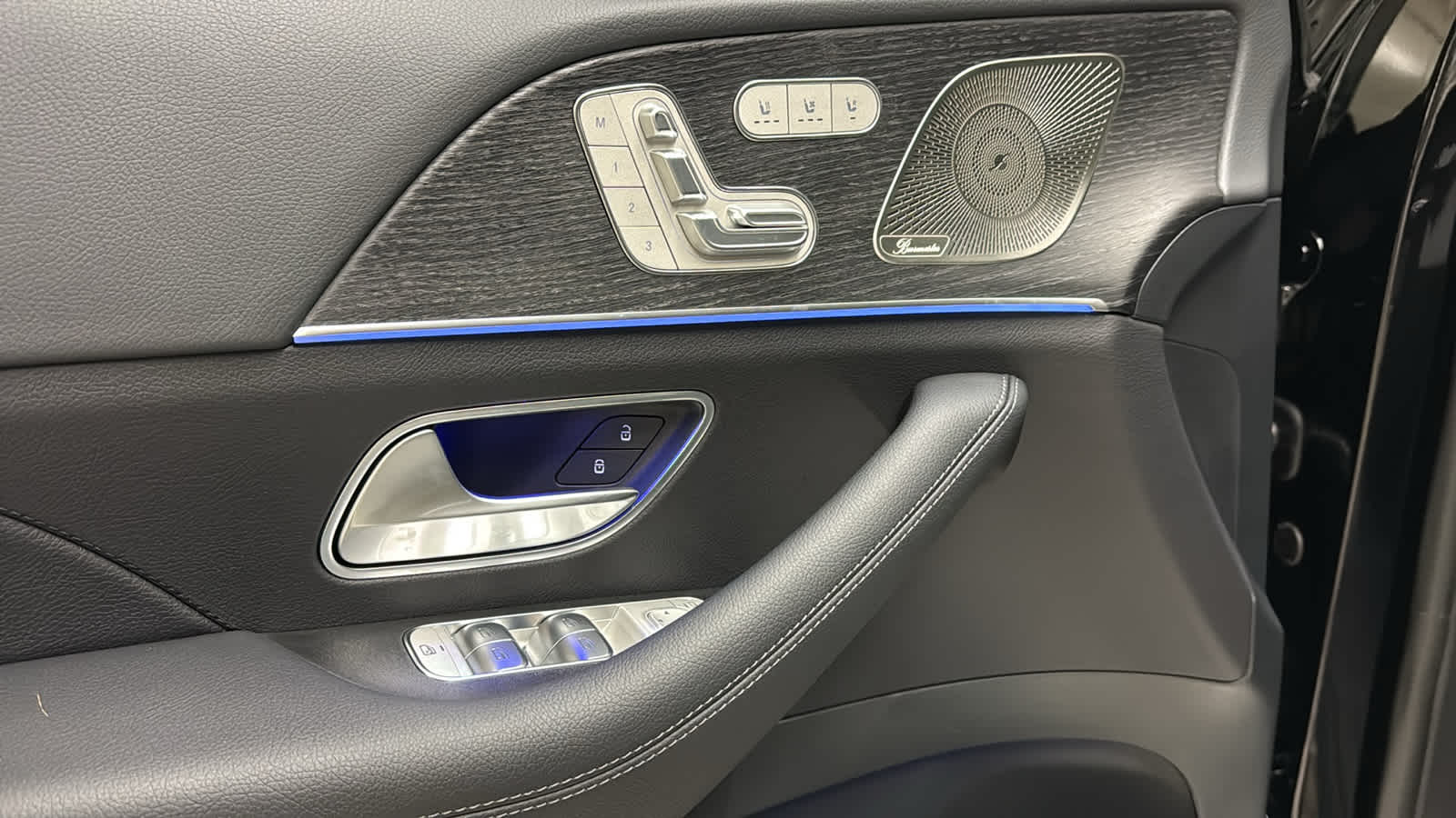 Thumbnail: 2026 Mercedes-Benz GLE - 15