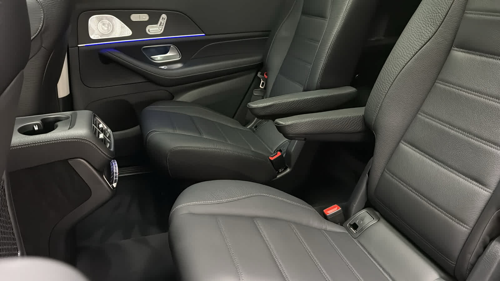 Thumbnail: 2025 Mercedes-Benz GLS - 32