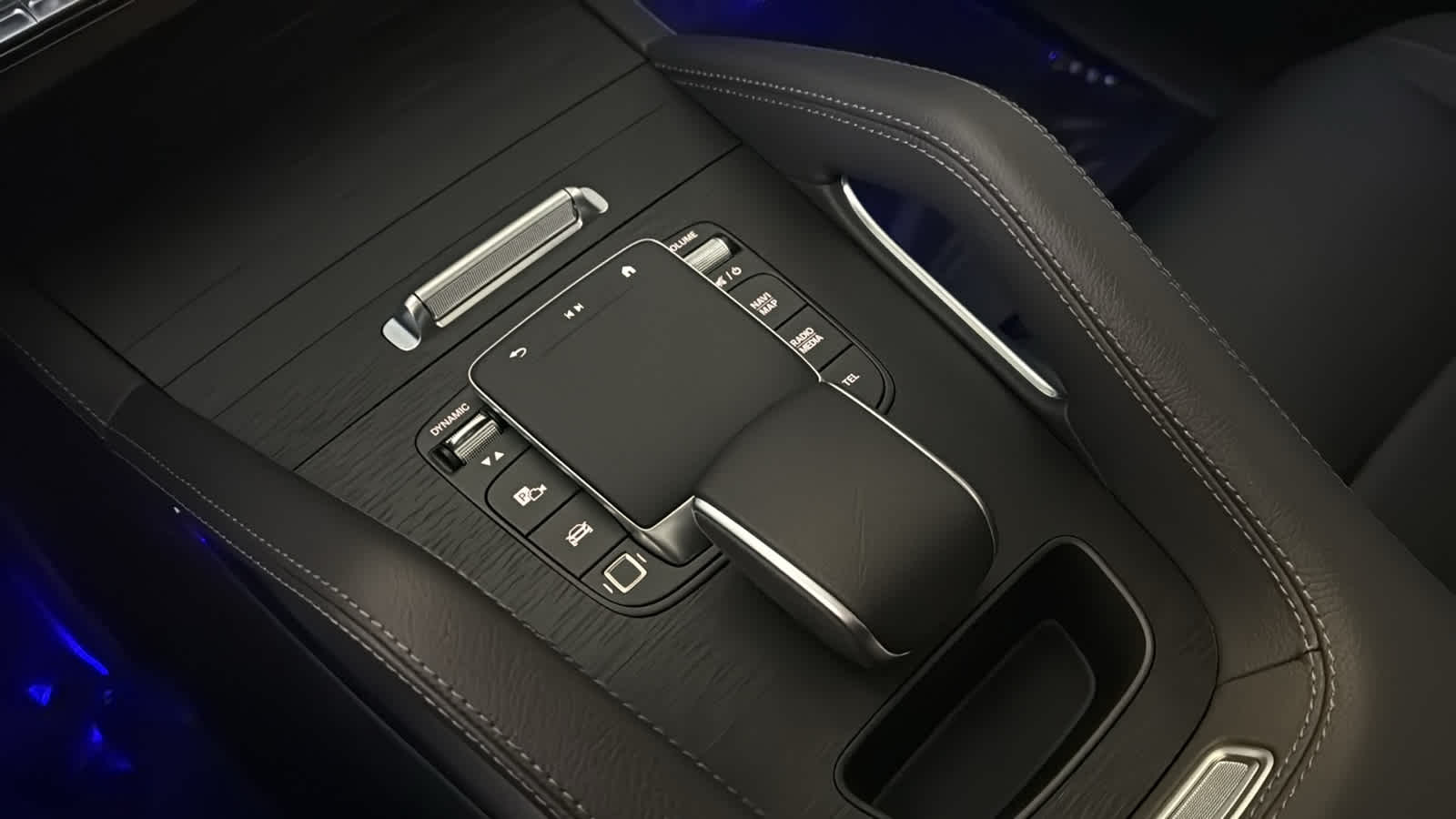 Thumbnail: 2026 Mercedes-Benz GLE - 24