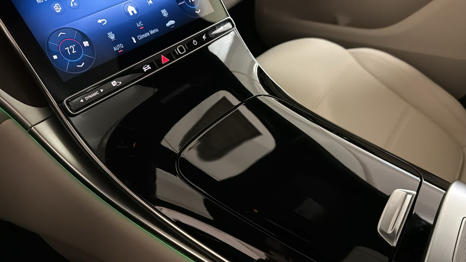 Thumbnail: 2026 Mercedes-Benz GLC - 22