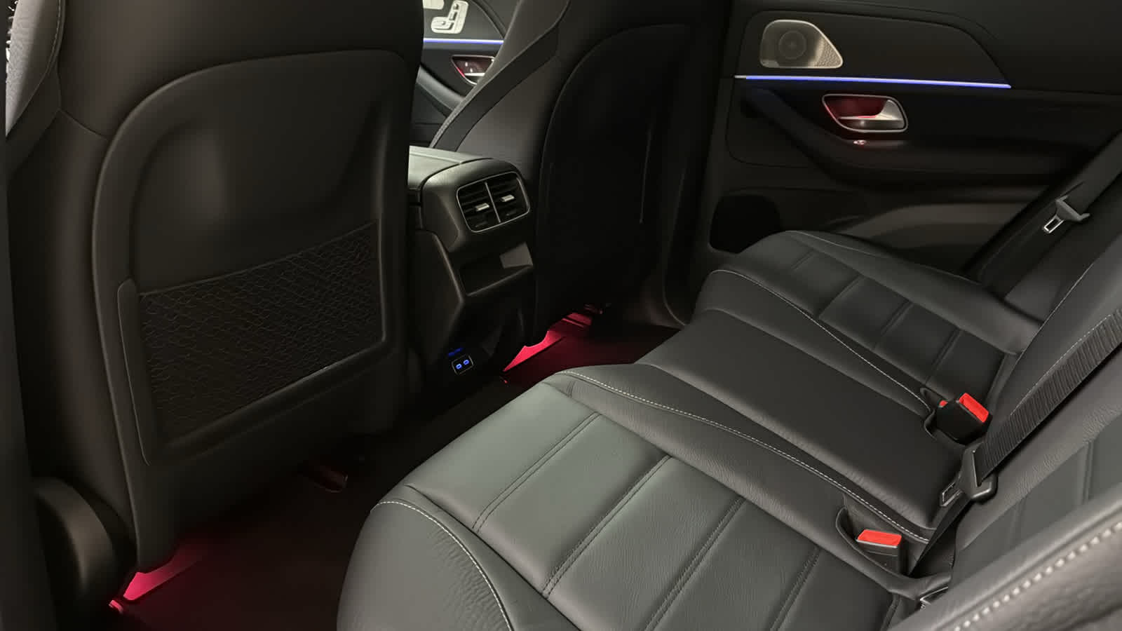 Thumbnail: 2026 Mercedes-Benz GLE - 30