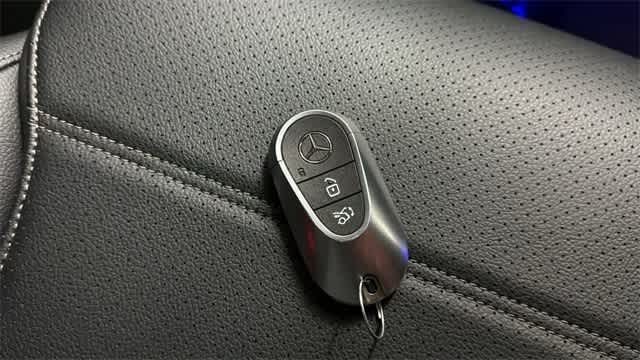 Thumbnail: 2025 Mercedes-Benz GLC - 35