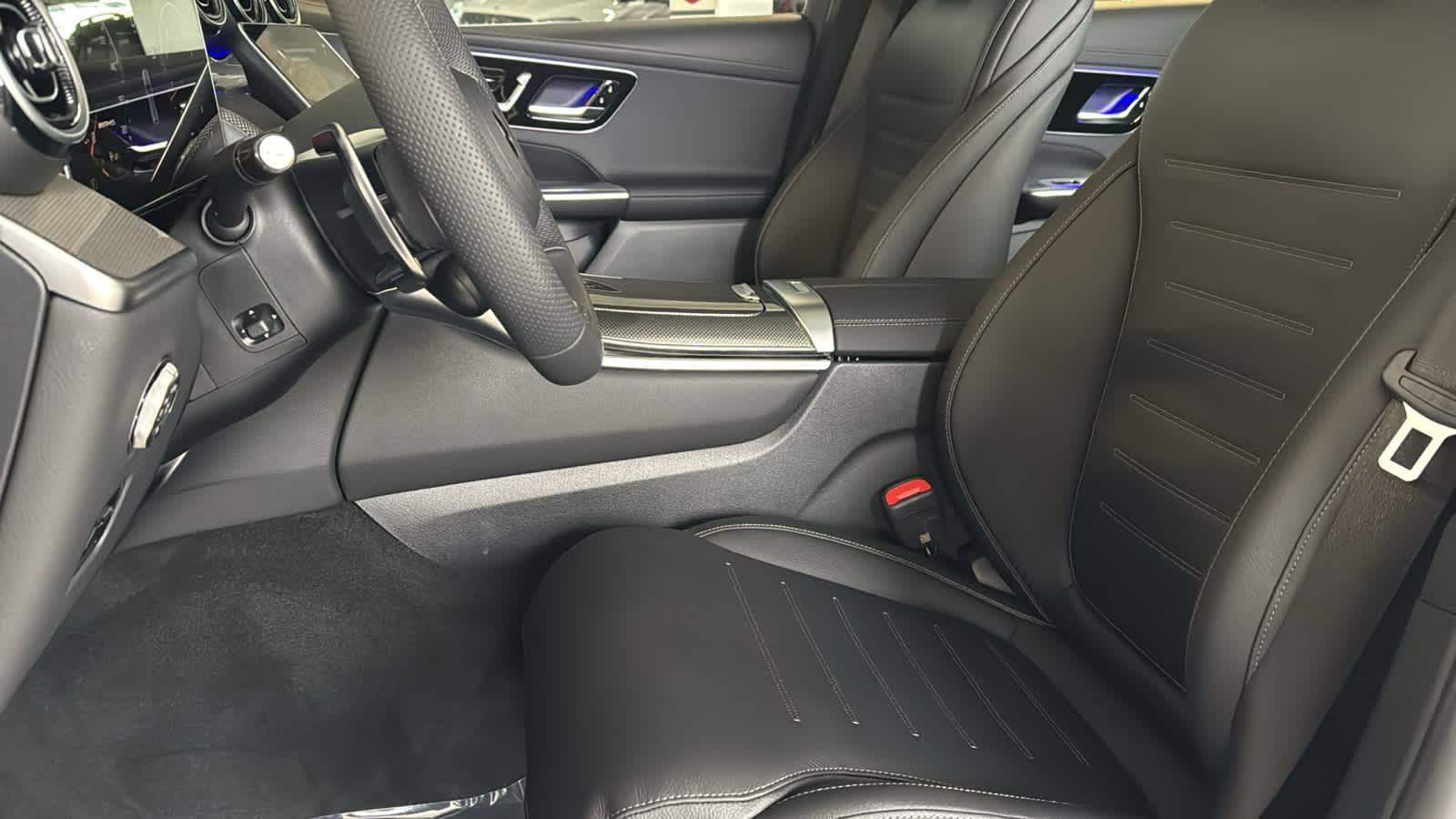 Thumbnail: 2026 Mercedes-Benz GLC - 27