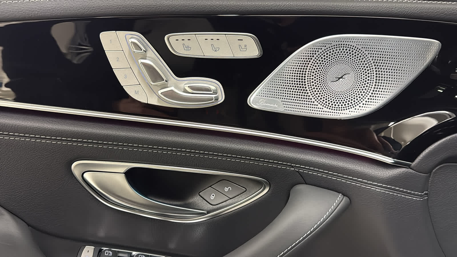 Thumbnail: 2026 Mercedes-Benz AMG GT - 18