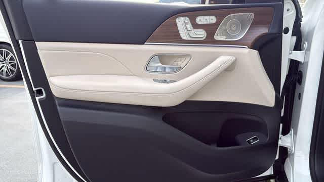 Thumbnail: 2026 Mercedes-Benz GLE - 14