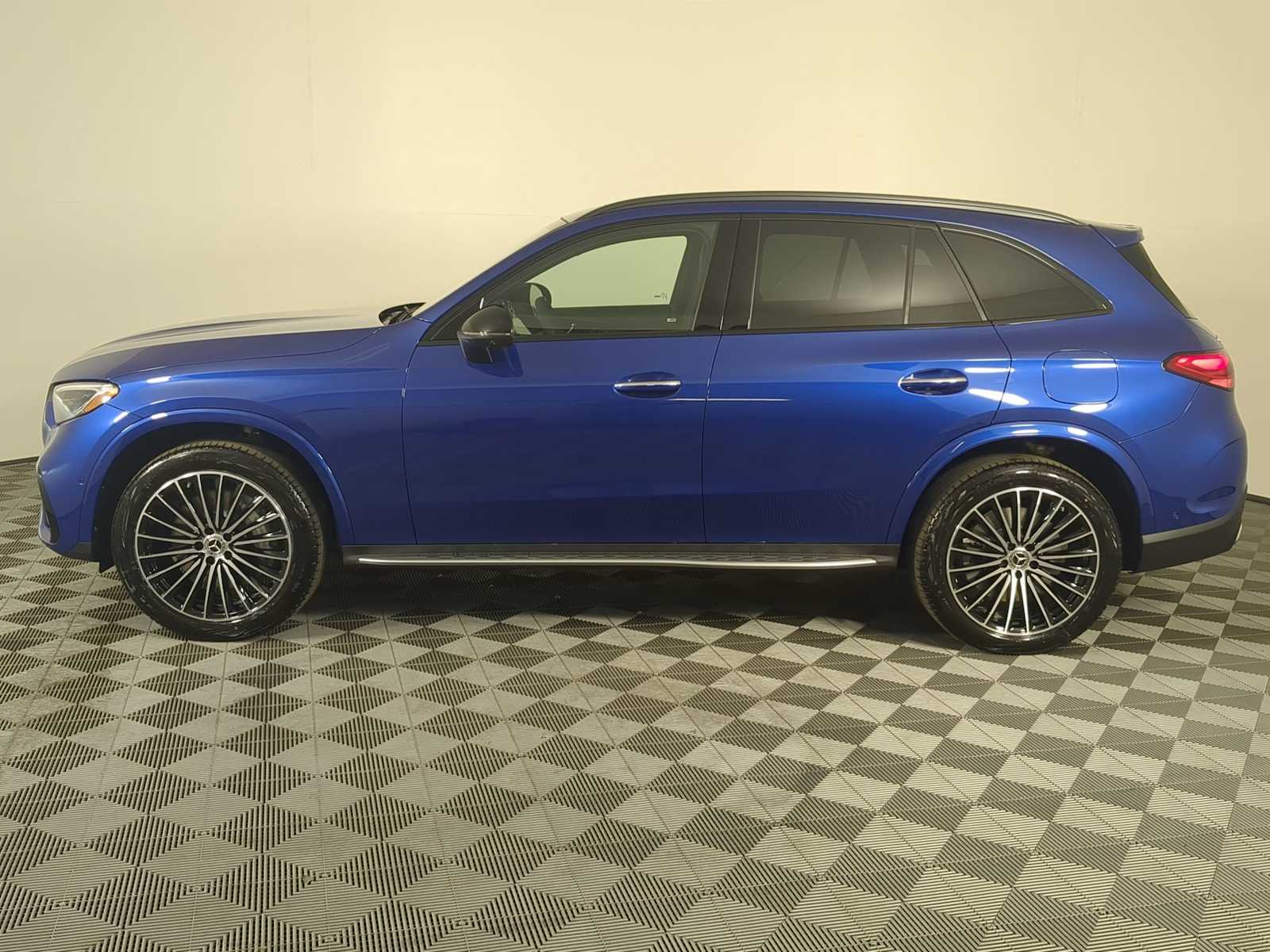 Thumbnail: 2026 Mercedes-Benz GLC - 2