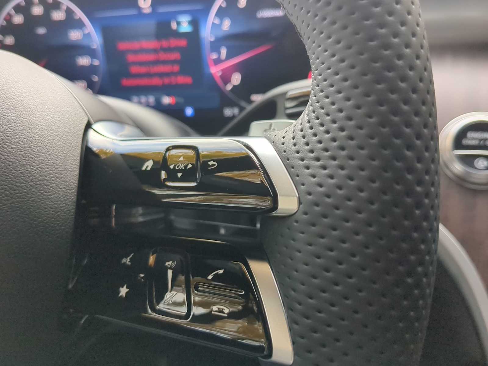 Thumbnail: 2026 Mercedes-Benz GLC - 27