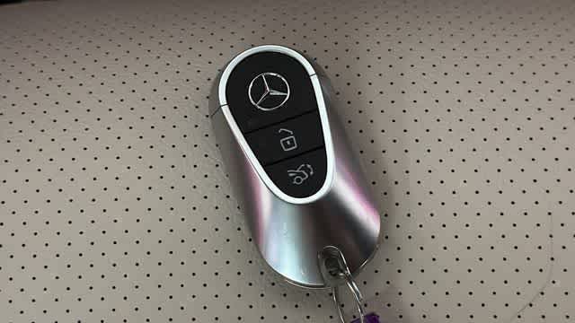 Thumbnail: 2026 Mercedes-Benz GLC - 35