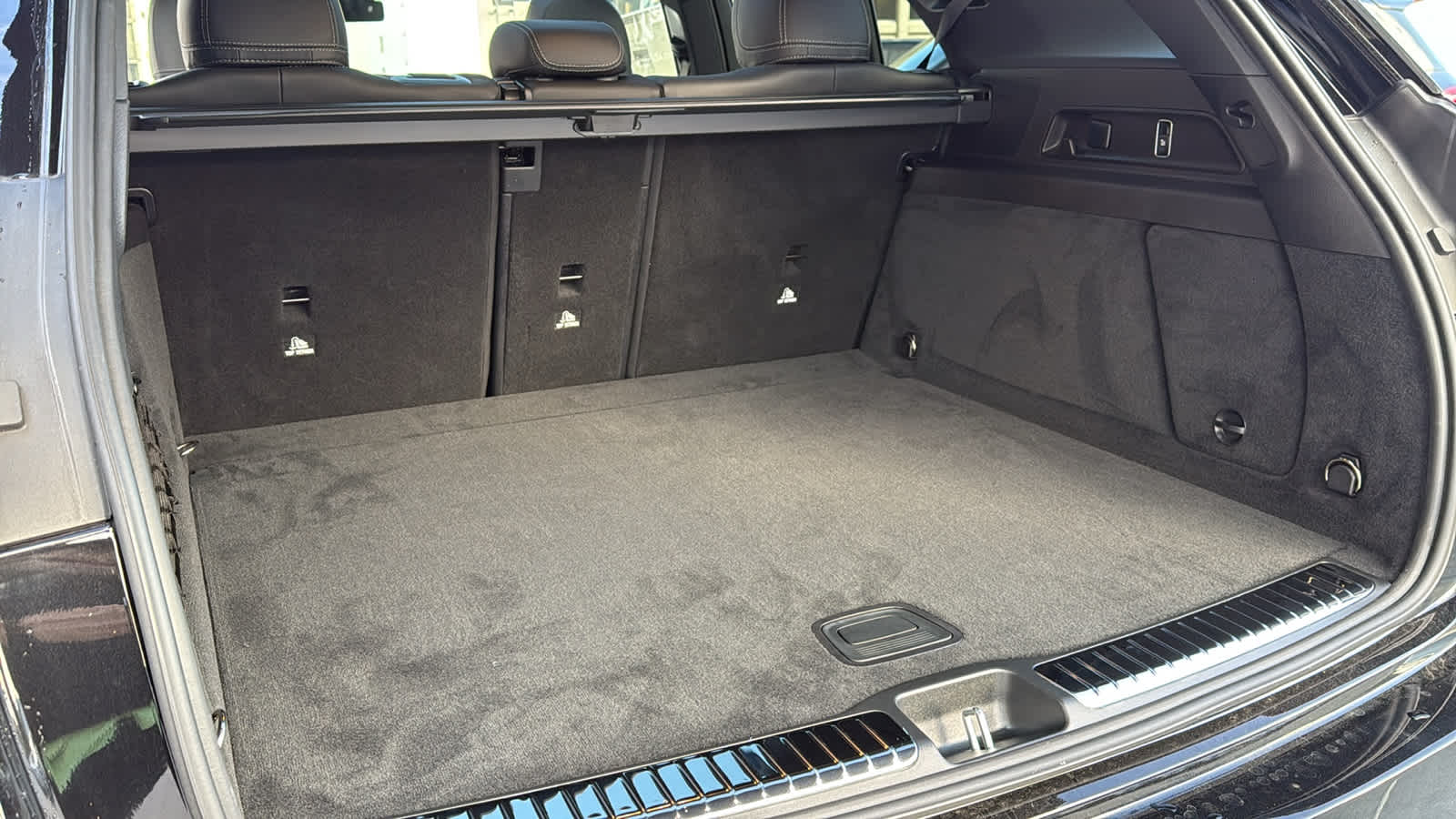 Thumbnail: 2025 Mercedes-Benz GLE - 32