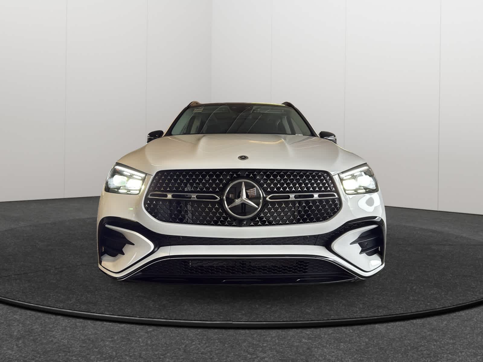 Thumbnail: 2026 Mercedes-Benz GLE - 2