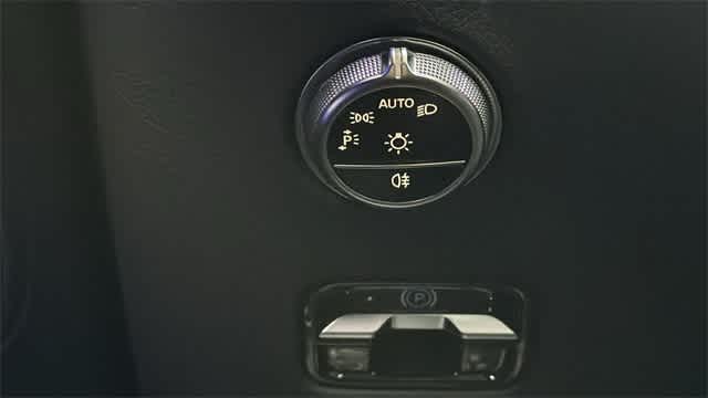 Thumbnail: 2025 Mercedes-Benz GLC - 25