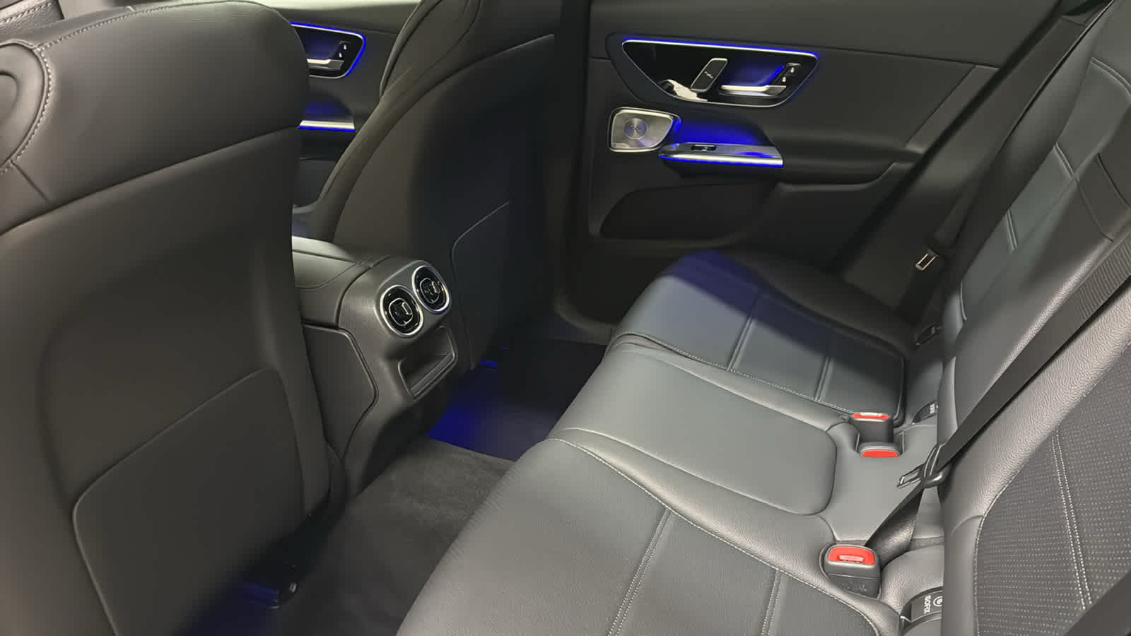 Thumbnail: 2026 Mercedes-Benz GLC - 31