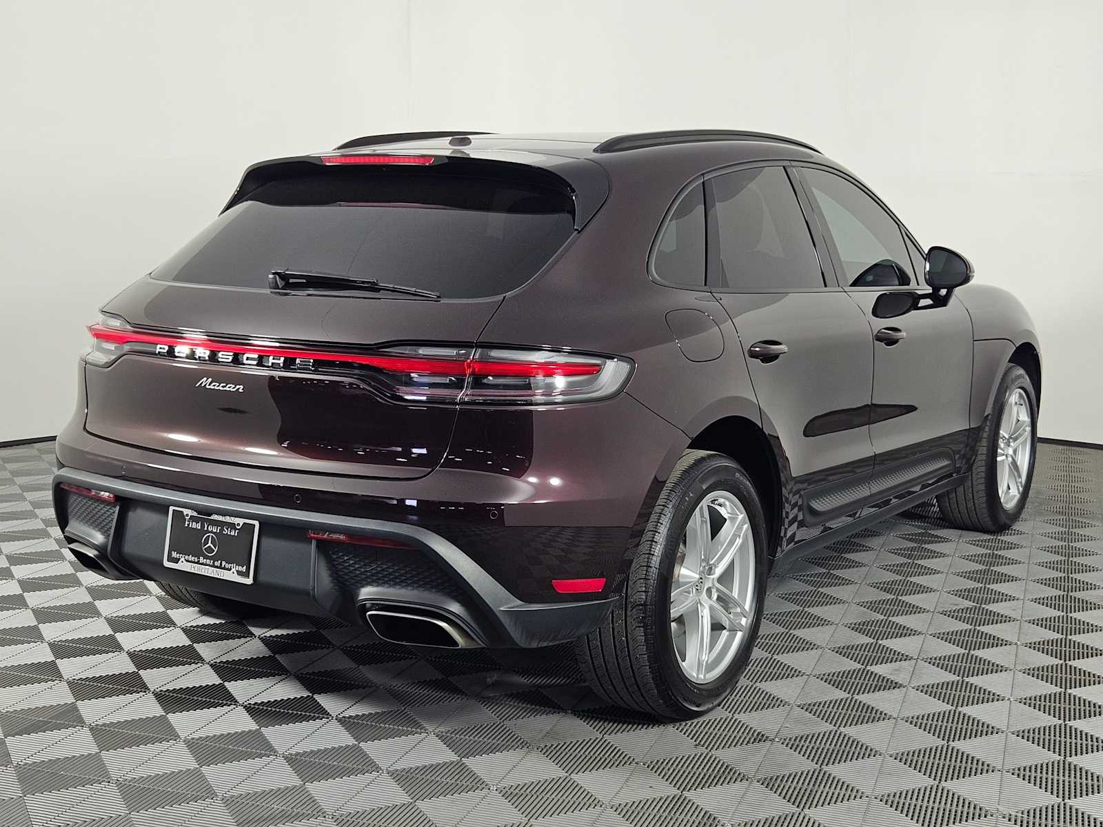 Thumbnail: 2023 Porsche Macan - 5