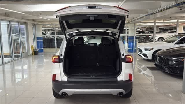 Thumbnail: 2024 Ford Escape - 8