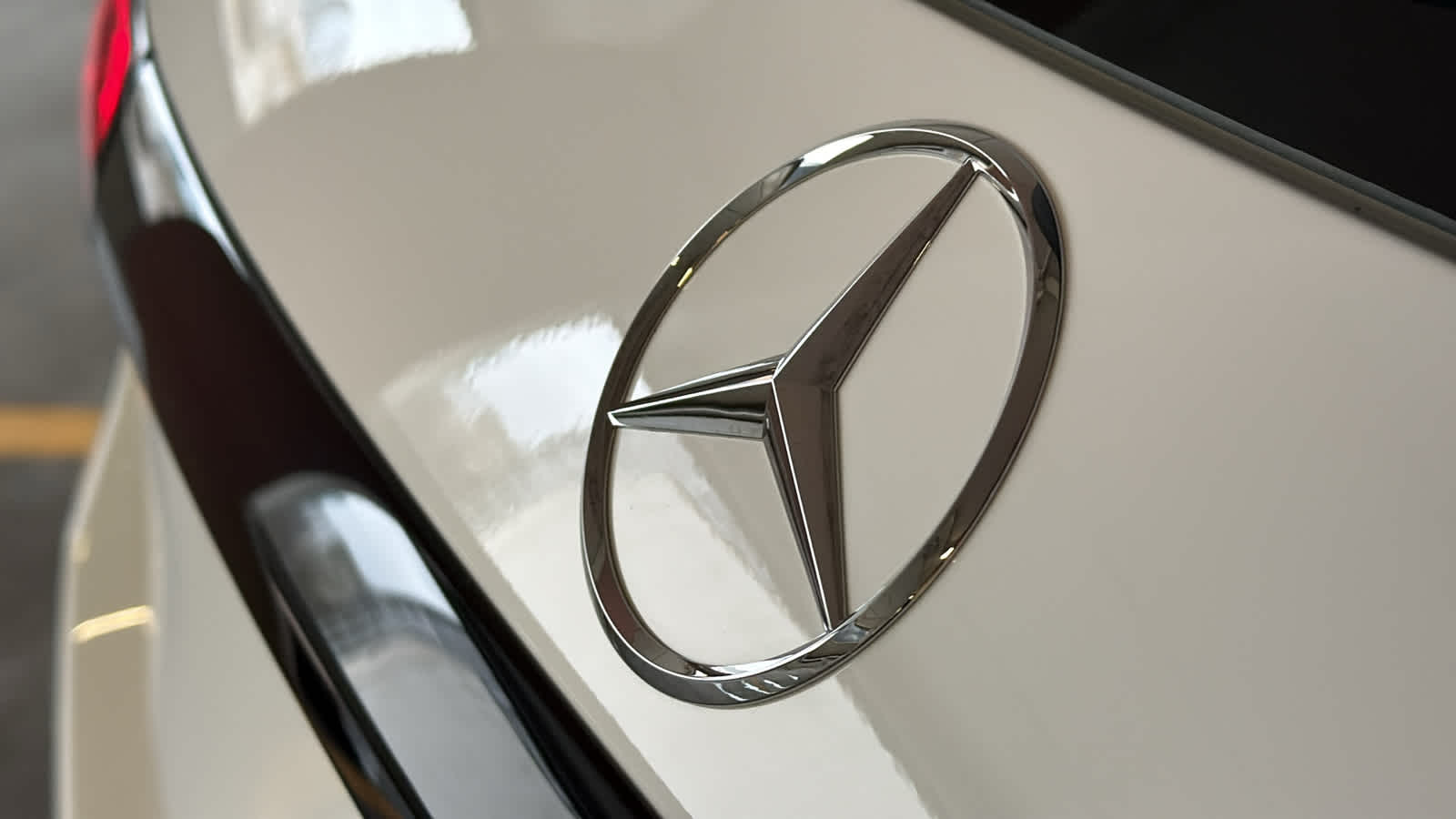 Thumbnail: 2026 Mercedes-Benz GLC - 9