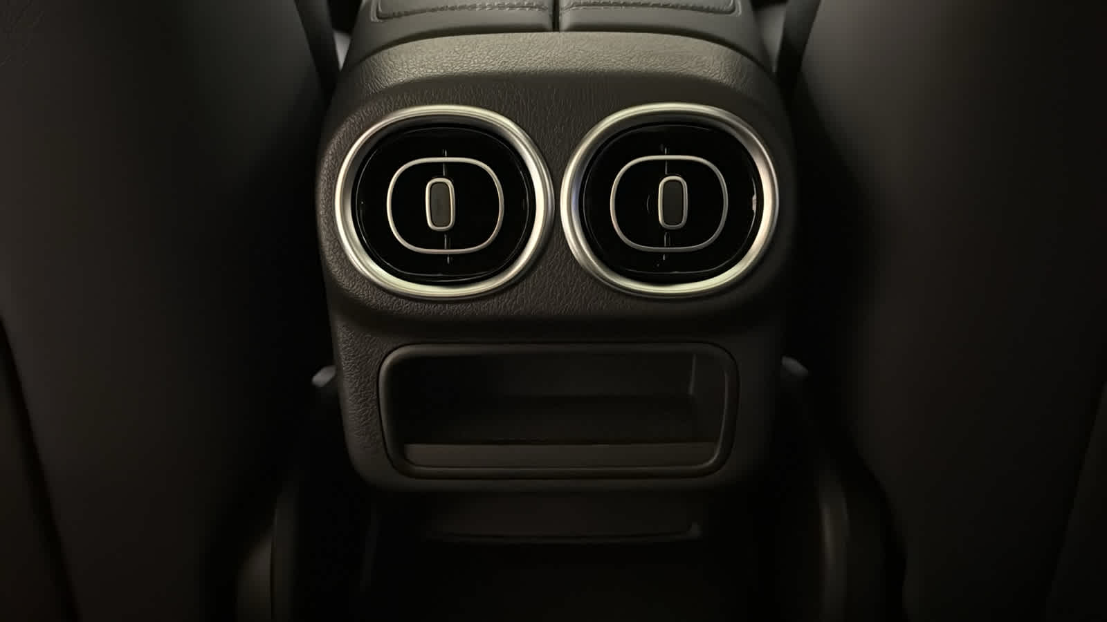 Thumbnail: 2026 Mercedes-Benz GLC - 30